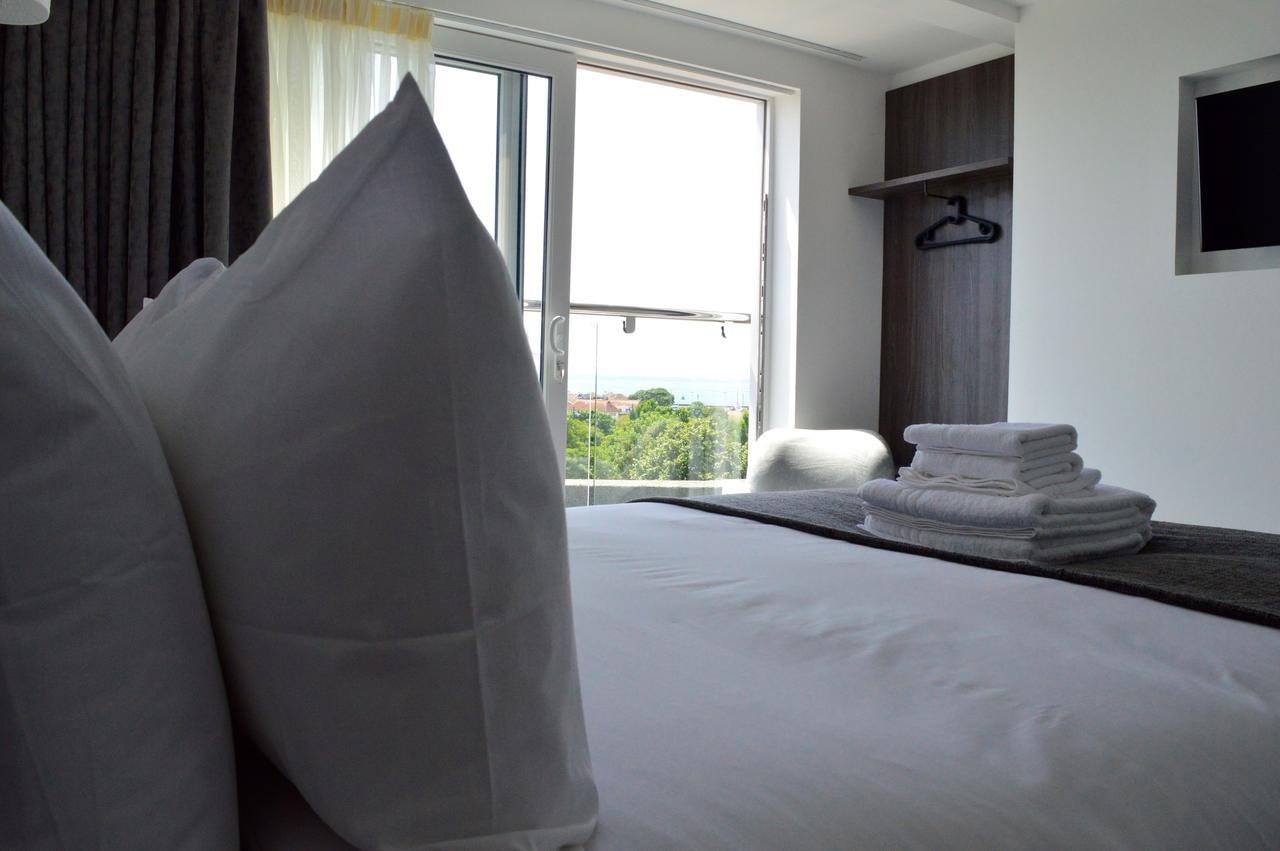 Q8 Boutique Hotel Portsmouth Exteriör bild